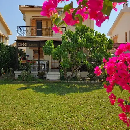 Vilă La Villam